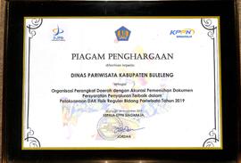 Piagam penghargaan sebagai Organisasi Perangkat Daerah dengan akurasi Pemenuhan Dokumen Persyarat...